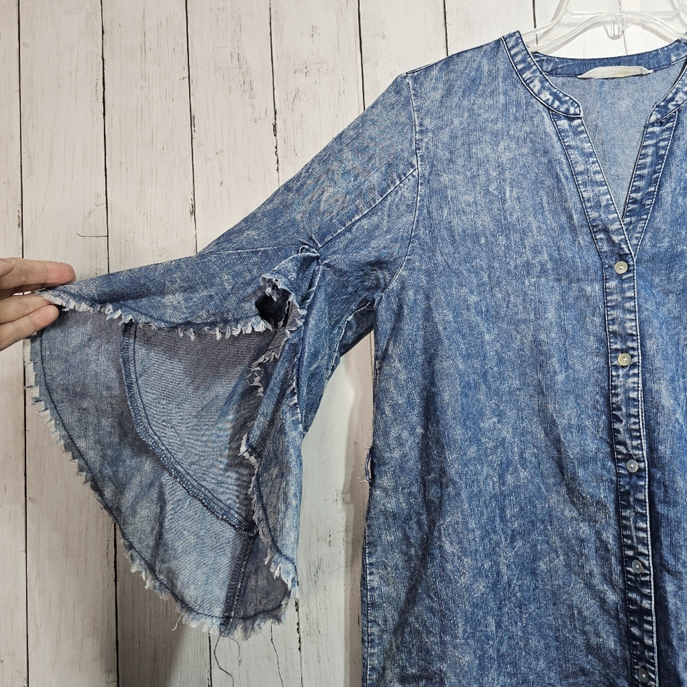 Given Kale Women's Denim Dress Flare Flutter Sleeve Raw Hem Button Front Size M. - Picture 3 of 9